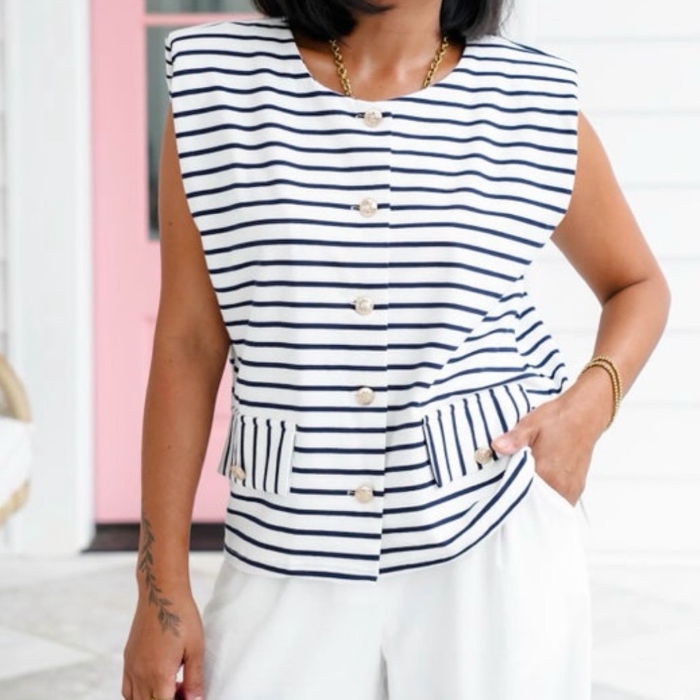 JODIFL black and White Striped Top faux pockets. Sleeveless elevated buttons